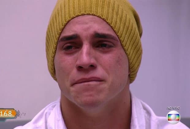 Manoel foi eliminado do BBB17 com 57,45% dos votos em segundo paredão triplo