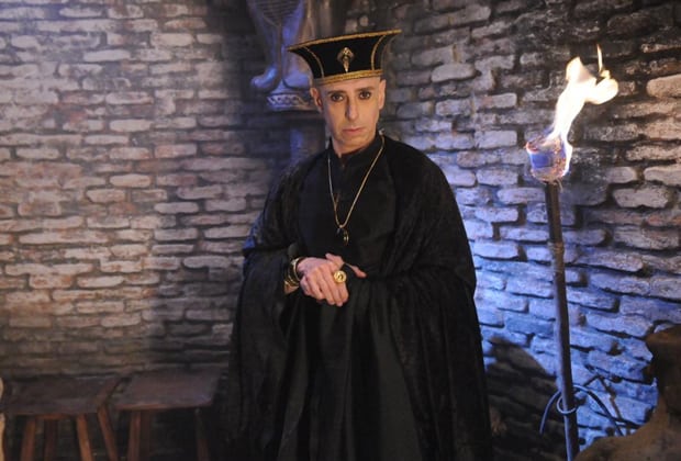 Divulgação/ Record Ator pega sarna após usar figurino sujo na Record; emissora proíbe fotos nos bastidores
