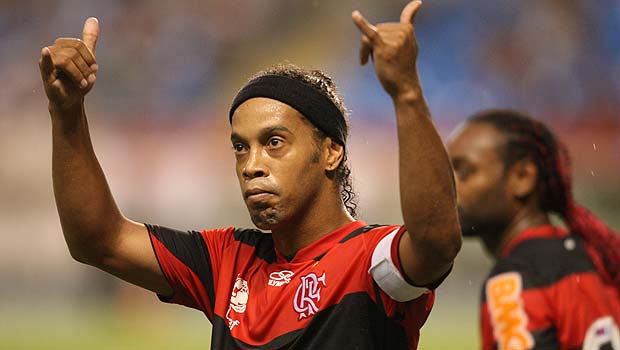 Ronaldinho Gaúcho se filia a partido ligado à Igreja Universal para ser candidato