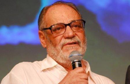De contrato renovado, Walther Negrão aguarda posição da Globo
