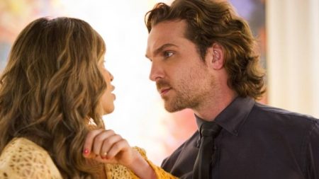 Flor do Caribe – Capítulo de Quarta-Feira (09/09): Alberto mente para Ester