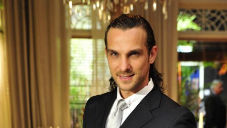 Flor do Caribe – Capítulo de Terça-feira (10/11): Alberto toma atitude contra Ester