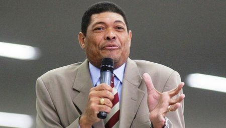 Valdemiro Santiago quer retornar à mídia e negocia espaço na RedeTV!