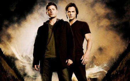 Warner valoriza séries, amplia exibição de Supernatural e alcança alta audiência na TV paga