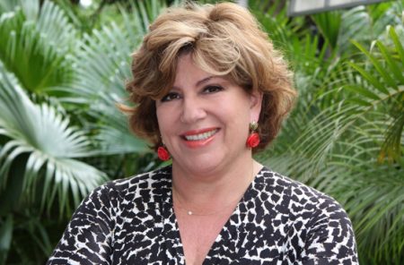 Silvia Poppovic impressiona ao surgir 32 quilos mais magra