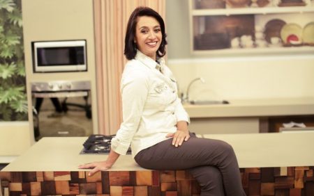 Programa de Cátia Fonseca na Band ganha título e equipe