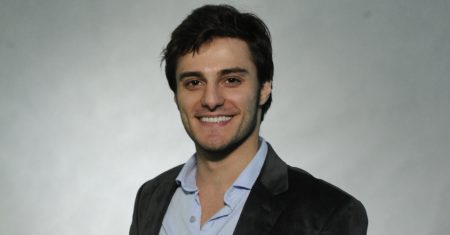 Primo de Bonner, Hugo Bonemer assume namoro com ator