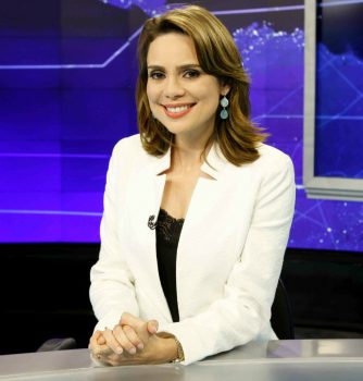 Rachel Sheherazade grava novo programa do SBT e faz mistério