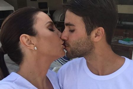 Ivete Sangalo faz proposta indecente ao marido em live