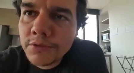 Wagner Moura diz que Bolsonaro veio do esgoto e solta o verbo contra ele