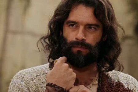 Com segundo horário adiado para 2019, Record deve recorrer a outra reprise após “Os Dez Mandamentos”