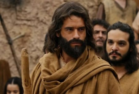 Novela de 2015 dá audiência surpreendente para a Record e passa o trator no SBT