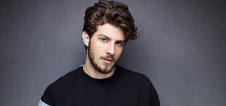 Chay Suede encara academia e capoeira diariamente para personagem em “Segundo Sol”