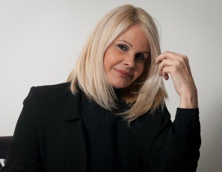 Monique Evans desabafa sobre preconceito sobre sexualidade e idade