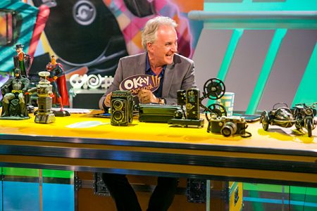 Otávio Mesquita renova contrato com o SBT por mais um ano