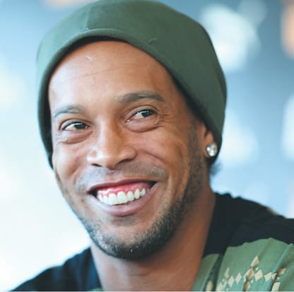 Ronaldinho Gaúcho terminou relacionamento duplo