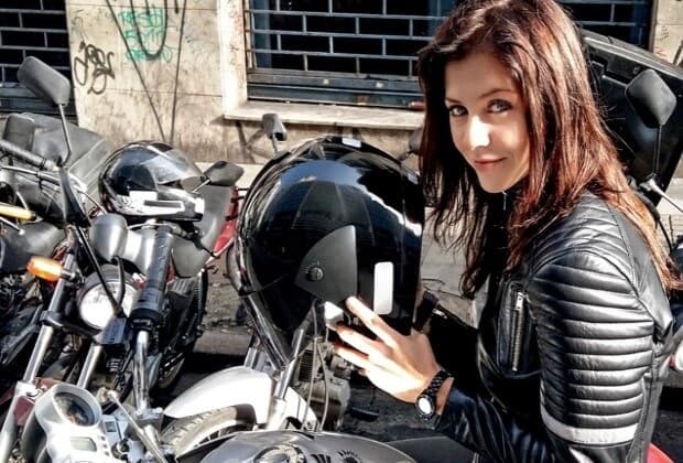 Após segunda temporada como série, “A Garota da Moto” deve virar filme