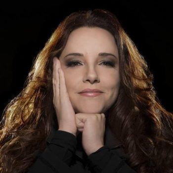 Solteira, Ana Carolina e ex são vistas juntas em show