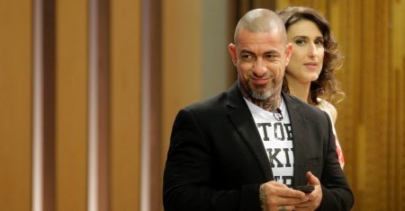 Henrique Fogaça surpreende e publica foto rara com a esposa