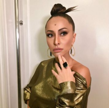 Sabrina Sato cancela gravações na Record após machucar o joelho