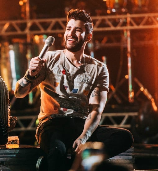 Gusttavo Lima passou mal em show