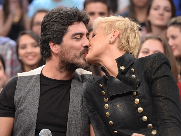 Junno Andrade se declara para Xuxa Meneghel em recado apaixonado