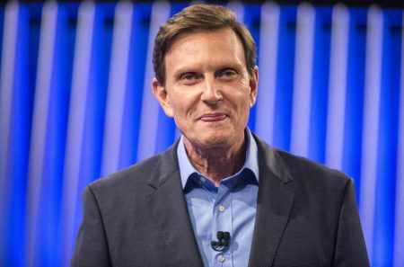 Marcelo Crivella entra em guerra com a Globo e Carnaval do Rio está ameaçado