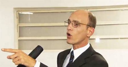 Repórter processa o SBT, ganha fortuna e desaparece