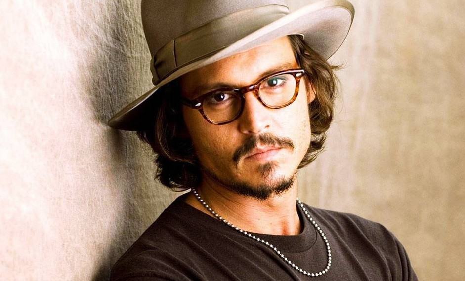 Johnny Depp é acusado de agredir profissional em gravação de filme