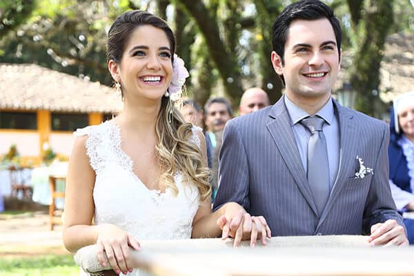 Divulgação/ SBT Beatriz e Ricardo se casam, nos próximos capítulos de "Carinha de Anjo"