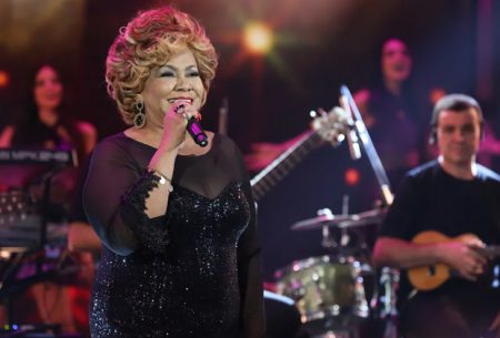 Com dores no peito, Alcione é hospitalizada e submetida a angioplastia