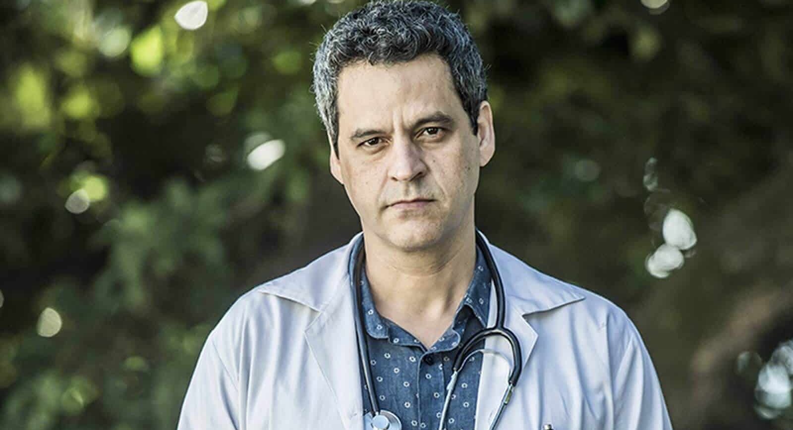 Sob Pressão: Personagem de Bruno Garcia vai dirigir hospital após assumir homossexualidade