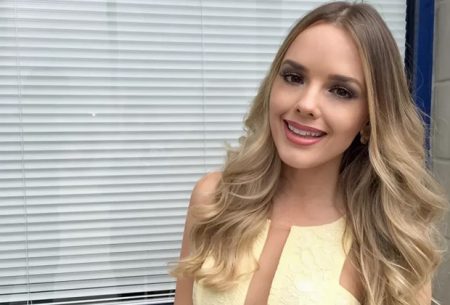 Thaeme revela o sexo do bebê e emociona a web com canção