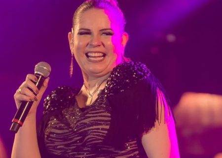 Marília Mendonça lamenta a solteirice: “Estou muito fraca”
