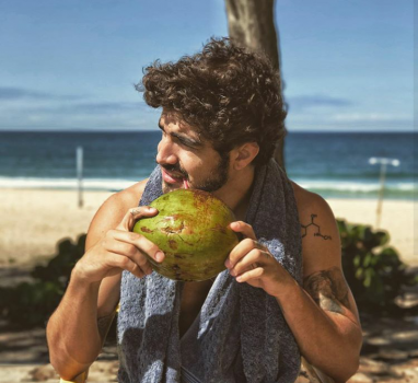Caio Castro revela que sofre preconceito de atores veteranos na Globo