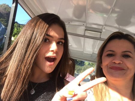 Maisa divulga foto atual da mãe e semelhança “assusta” fãs
