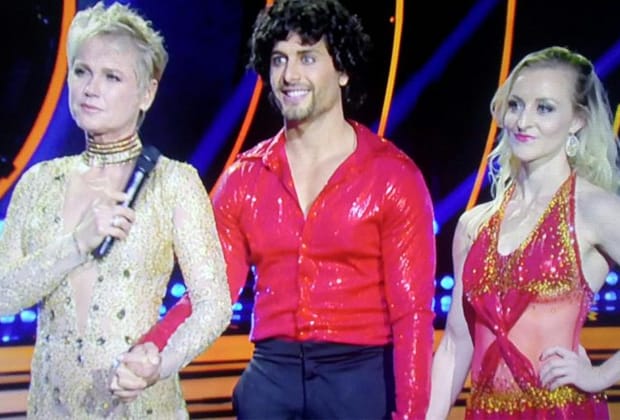 Xuxa Meneghel chama atenção ao brincar com Jesus Luz: "Não pode ver uma gringa que já se pega"