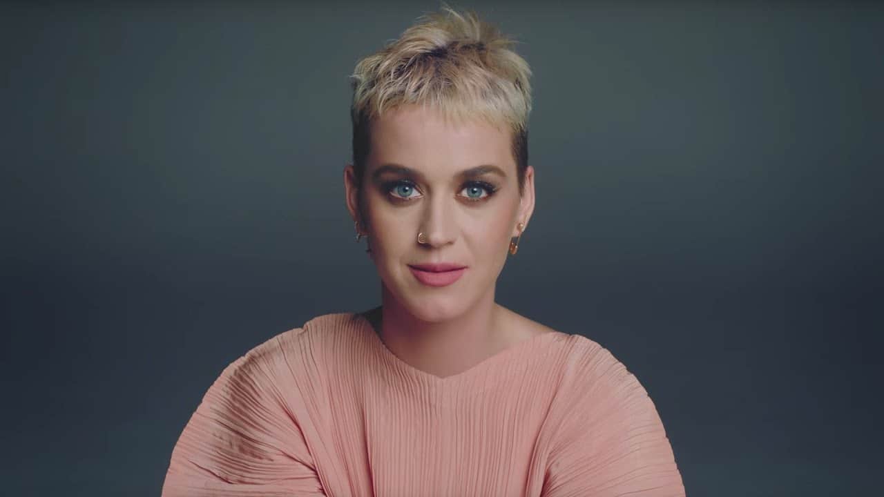 Fã persegue Katy Perry em turnê e é preso