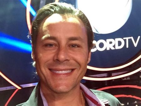 Disposto a interpretar Jesus, Theo Becker fala sobre milagres e diz ter sido “apedrejado”