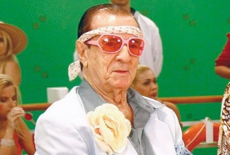 Orlando Drummond, o Seu Peru, sai em bloco de Carnaval aos 98 anos