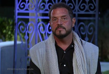 Após polemizar com vídeo, Conrado surpreende ao falar em “heterofobia”
