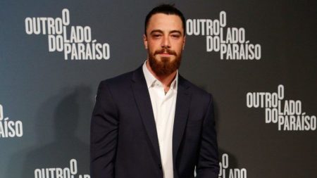 Felipe Titto revela por que não gravou beijo gay com Nego do Borel