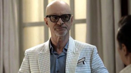 Pega Pega – Capítulo de Sábado (24/07): Pedrinho se recusa a deixar o hotel