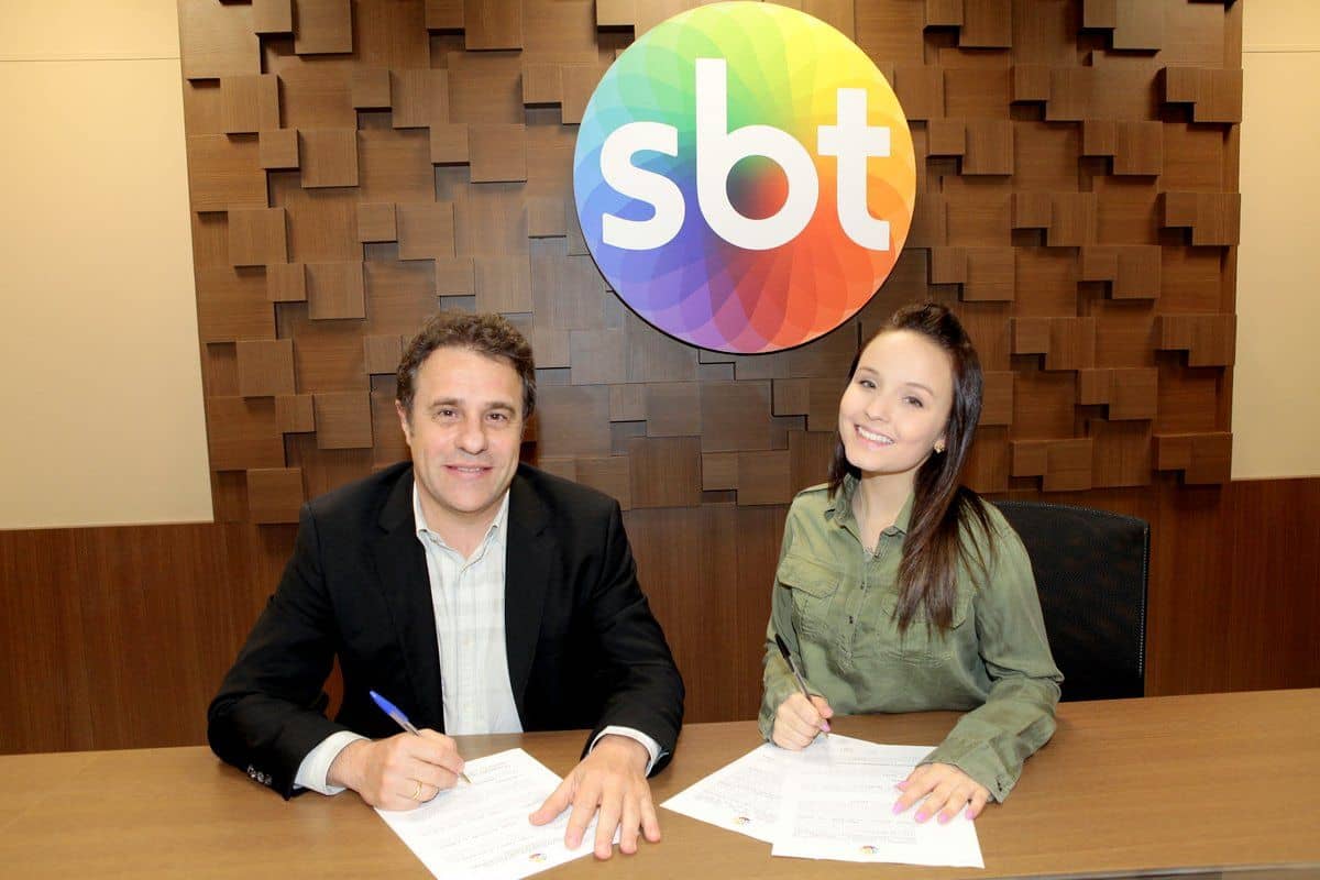 Diretor do SBT faz homenagem emocionante para Larissa Manoela