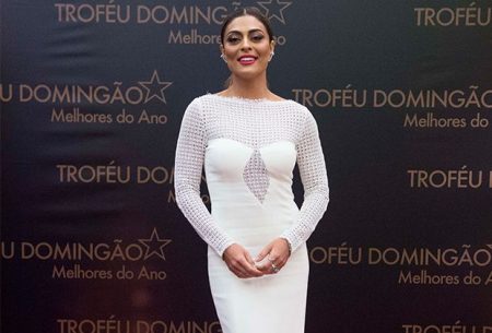 Juliana Paes posa ao lado de George Clooney e surpreende seguidores