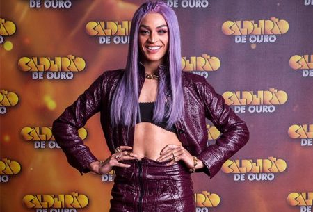 Pabllo Vittar posa de cueca e causa frisson entre seguidores; veja