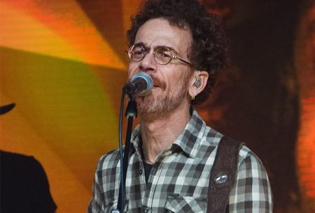 Nando Reis soluciona dúvida de Fábio de Melo sobre música