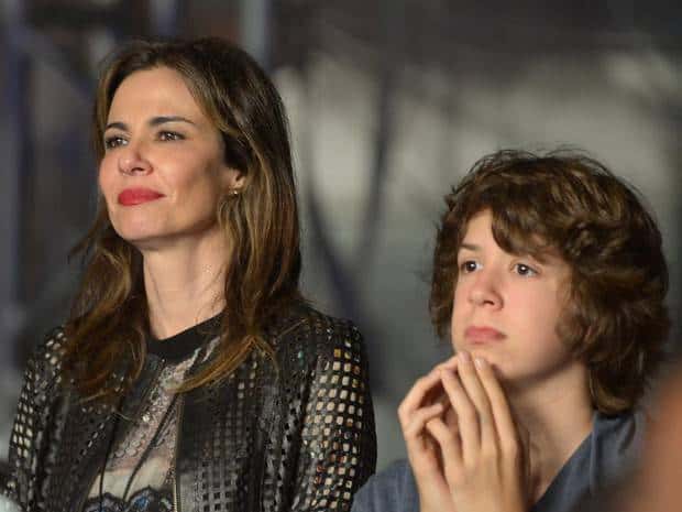 Luciana Gimenez diz que aconselha o filho Lucas Jagger a “pegar geral”