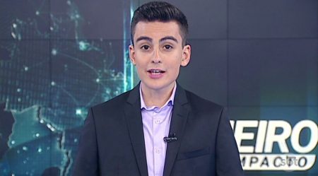 Dudu Camargo surge de barba no “Primeiro Impacto” e é zoado na internet