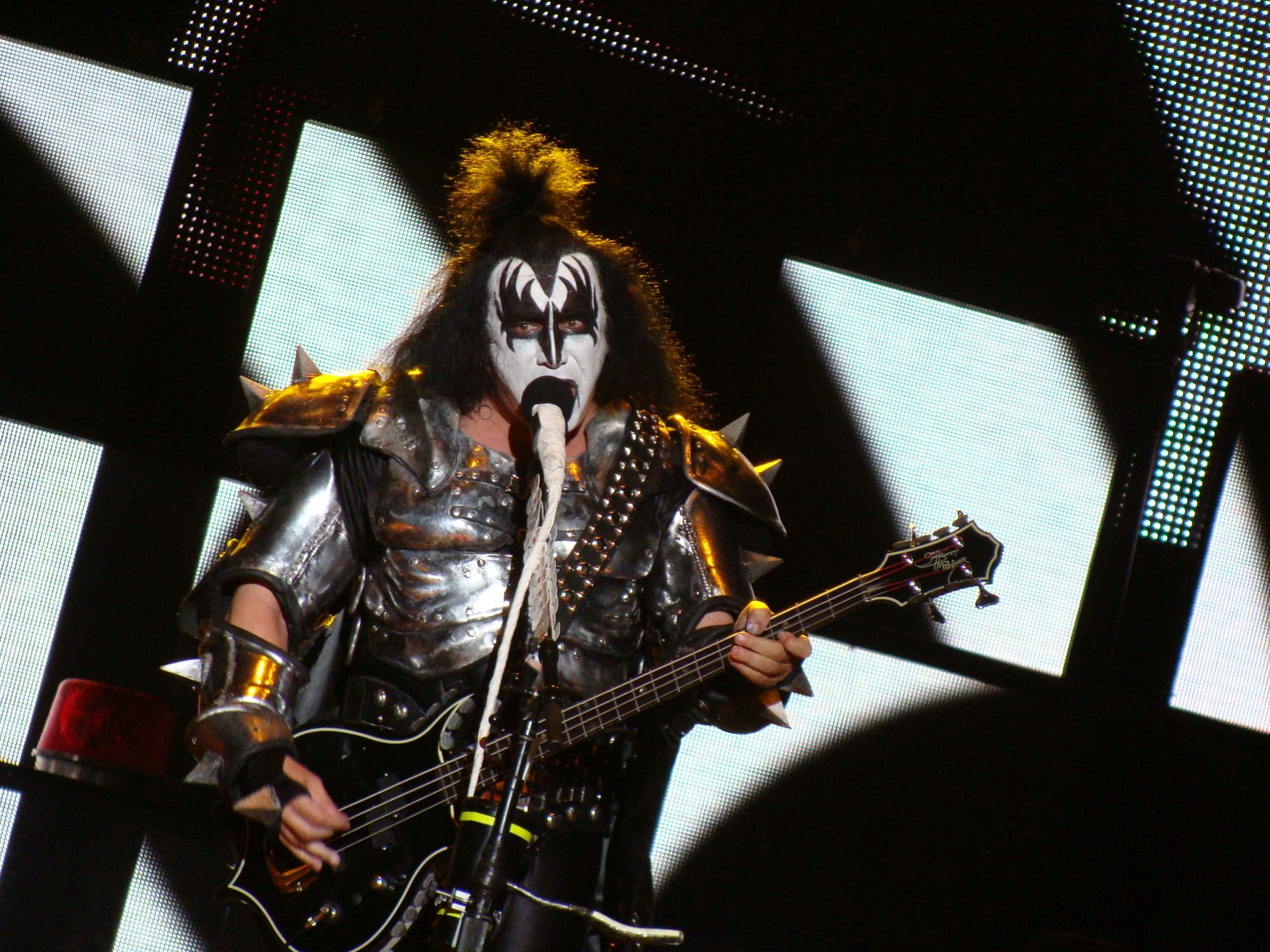 Vocalista do Kiss nega acusação de assédio: “Estou aqui para me defender”